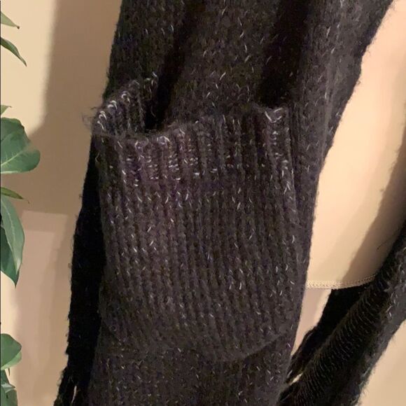 Large Pocket Scarf!!! - Picture 3 of 4